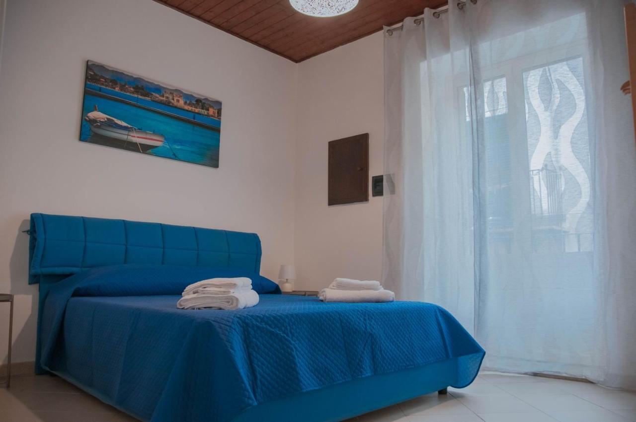Ideisini'S Apartment Palermo Exterior photo